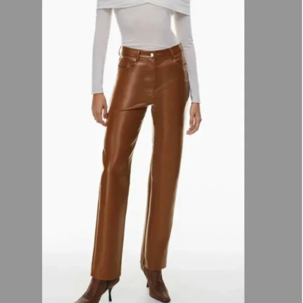 Aritzia Wilfred- size 6
The Melina™ Pant
Cognac color